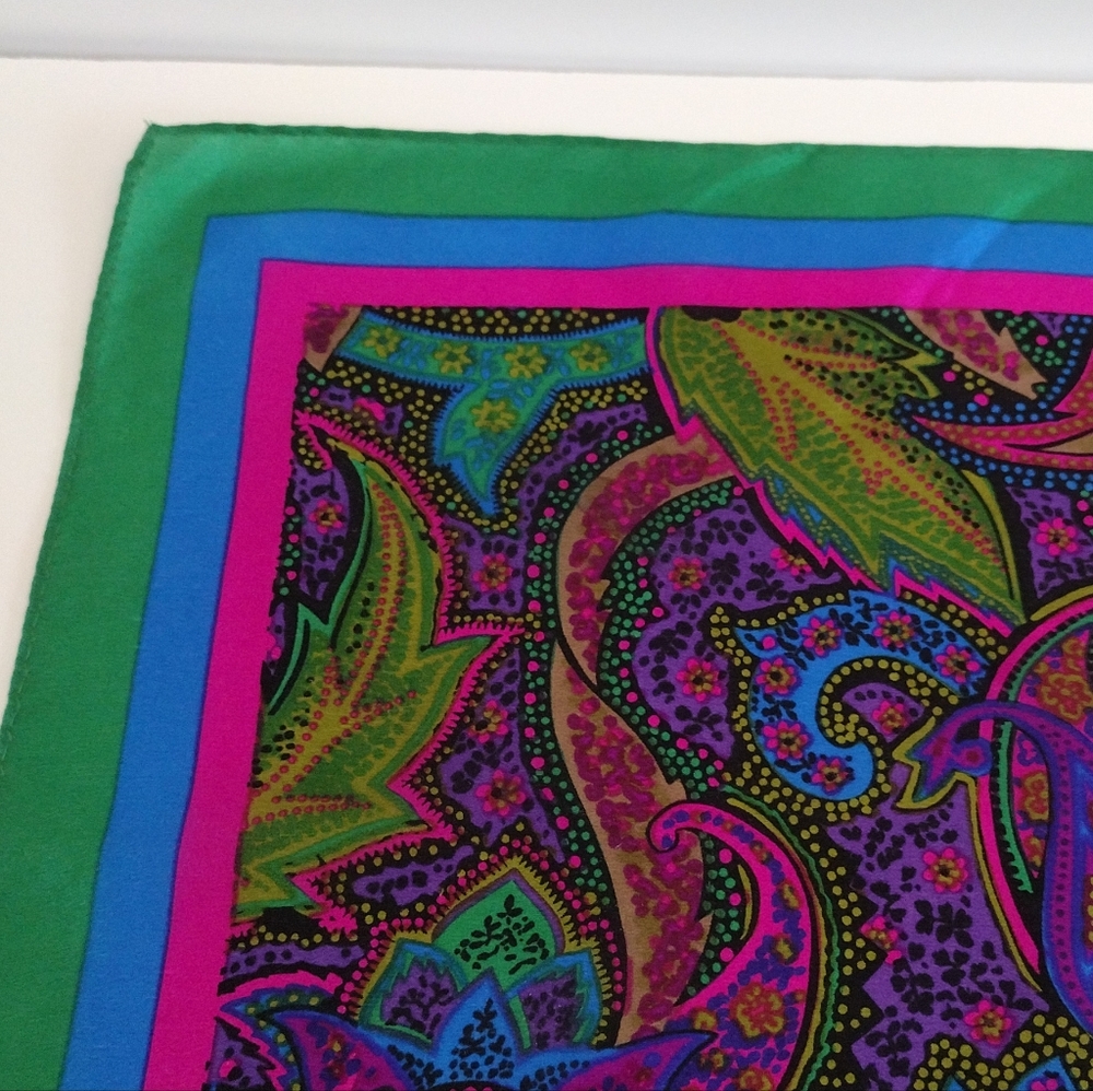 Honey paisley silk scarf - Picture 4 of 11